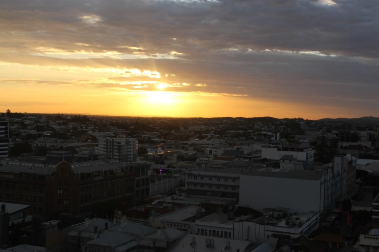 Spectacular Views Of Cbd By Fv With Free Car Park Leilighet Brisbane Eksteriør bilde