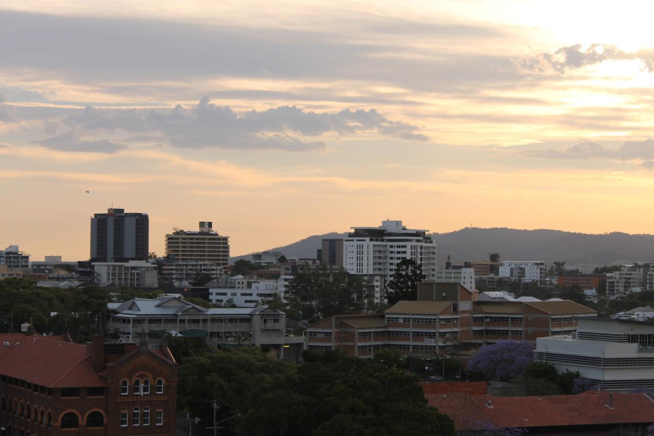 Spectacular Views Of Cbd By Fv With Free Car Park Leilighet Brisbane Eksteriør bilde